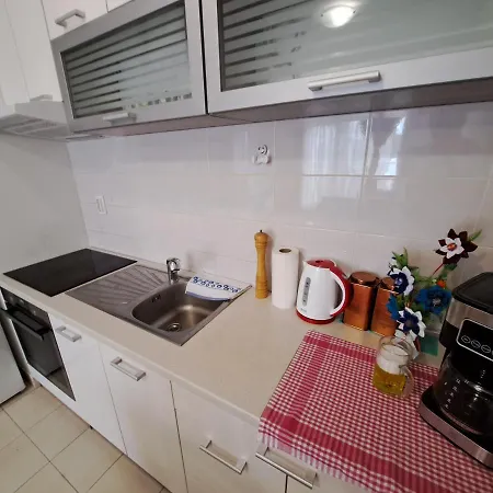 Apartment Mariposa: Balcony With Parking Near Split's Largest Mall Split