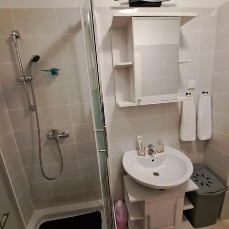 Apartment Mariposa: Balcony With Parking Near Split's Largest Mall *