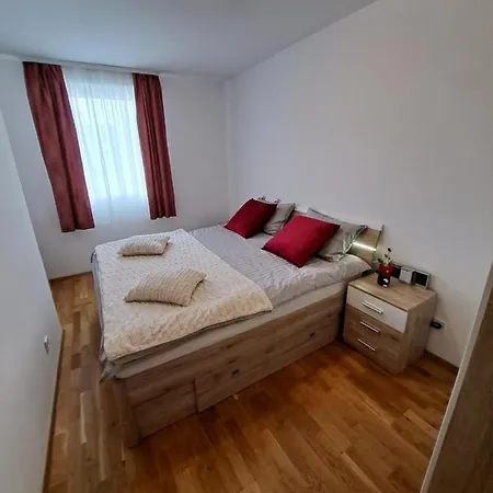 Apartman Mariposa: Balcony With Parking Near Split's Largest Mall *