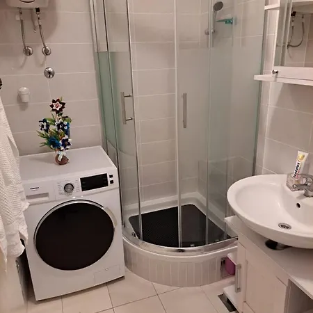 Mariposa, With Balcony, Private Parking In The Garage, Near The Biggest Shopping Center Mall Of Сплит