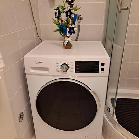 Mariposa, With Balcony, Private Parking In The Garage, Near The Biggest Shopping Center Mall Of Сплит