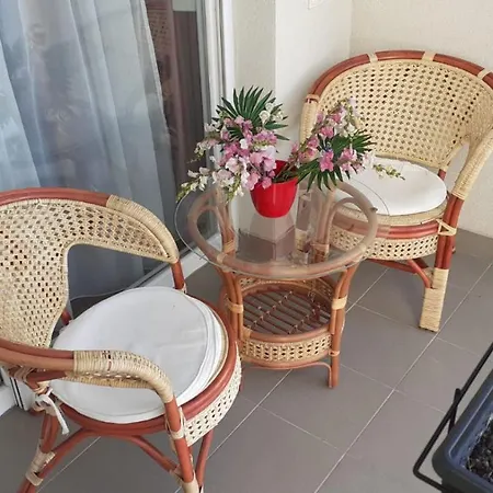 Mariposa, With Balcony, Private Parking In The Garage, Near The Biggest Shopping Center Mall Of Lägenhet Split