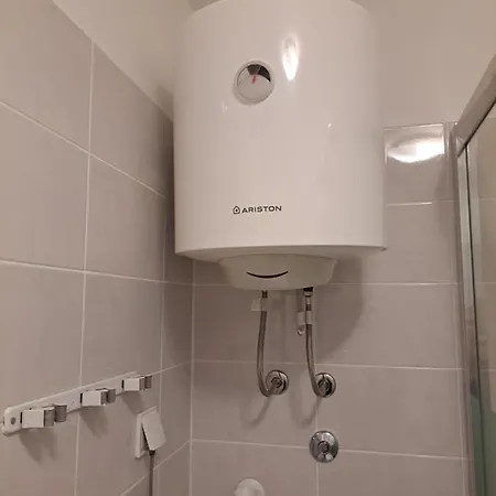 Mariposa, With Balcony, Private Parking In The Garage, Near The Biggest Shopping Center Mall Of